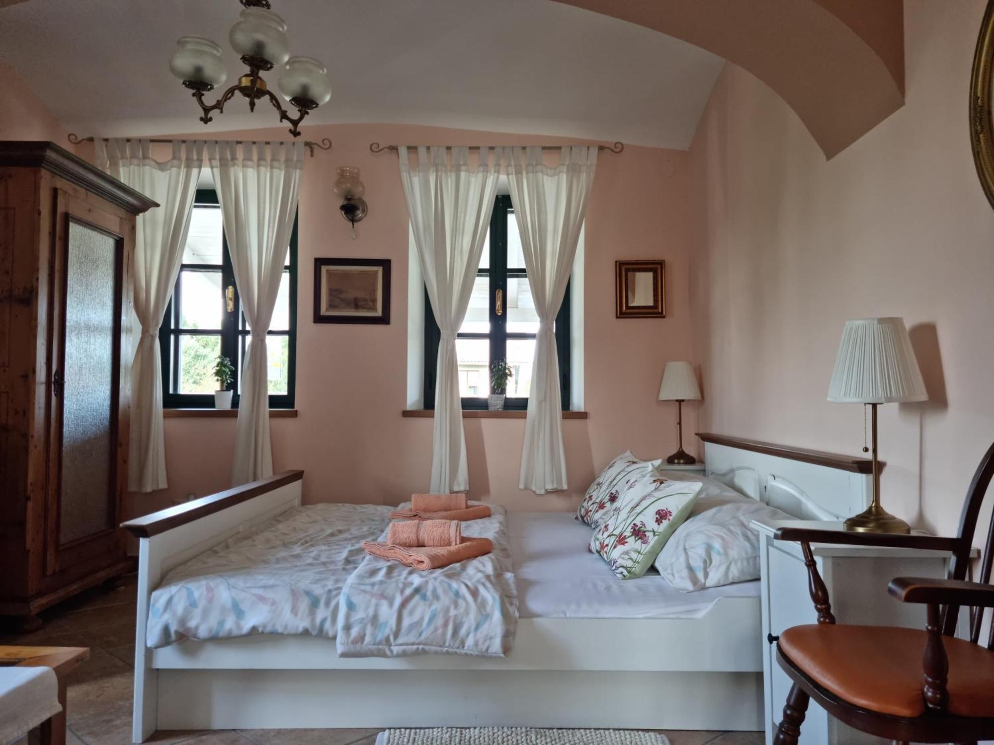 Taverna 1860 Rooms & Apartments Donja Zelina Esterno foto